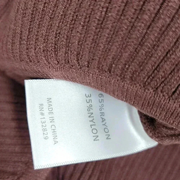 NWT h:ours Caeden Knit Dress with Chain in Chocolate - Picture 11 of 13